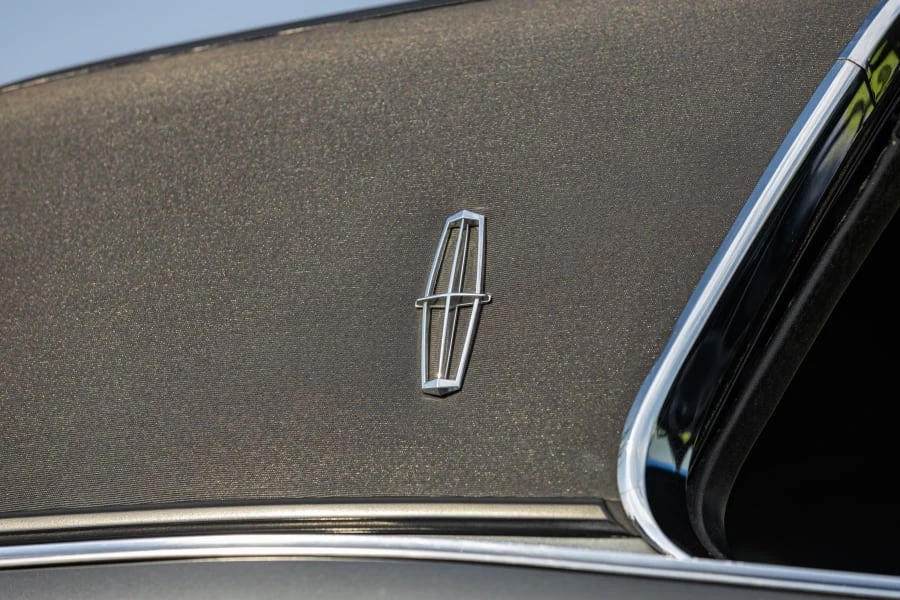 1969 Lincoln Continental Mark III - Image 21 of 31