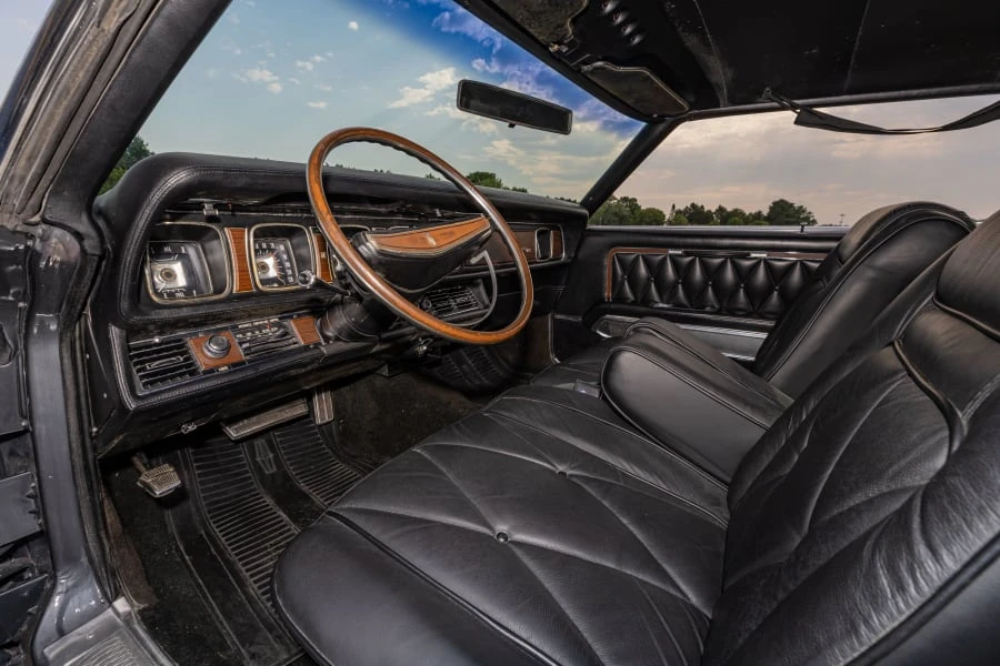 1969 Lincoln Continental Mark III - Image 29 of 31