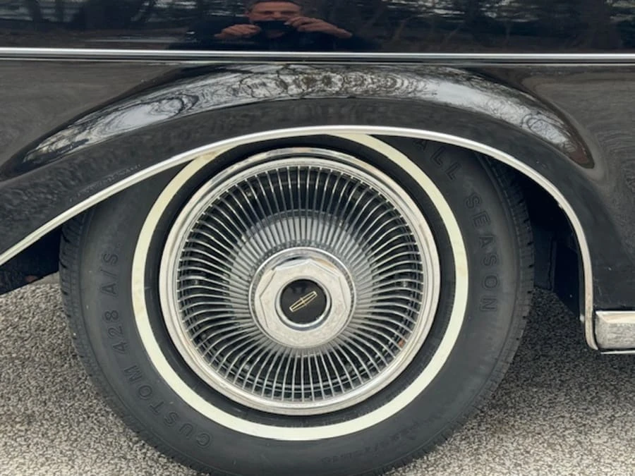 1969 Lincoln Continental Mark III - Image 9 of 30