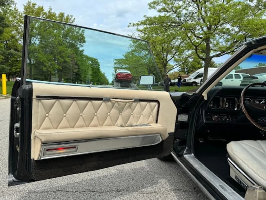 1969 Lincoln Continental Mark III - Image 22 of 30