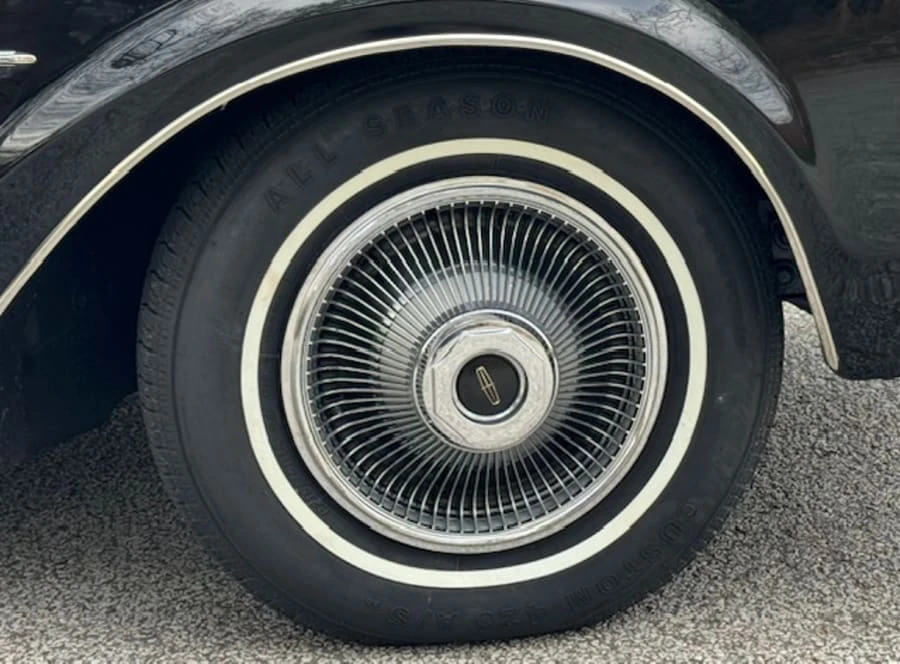 1969 Lincoln Continental Mark III - Image 8 of 30
