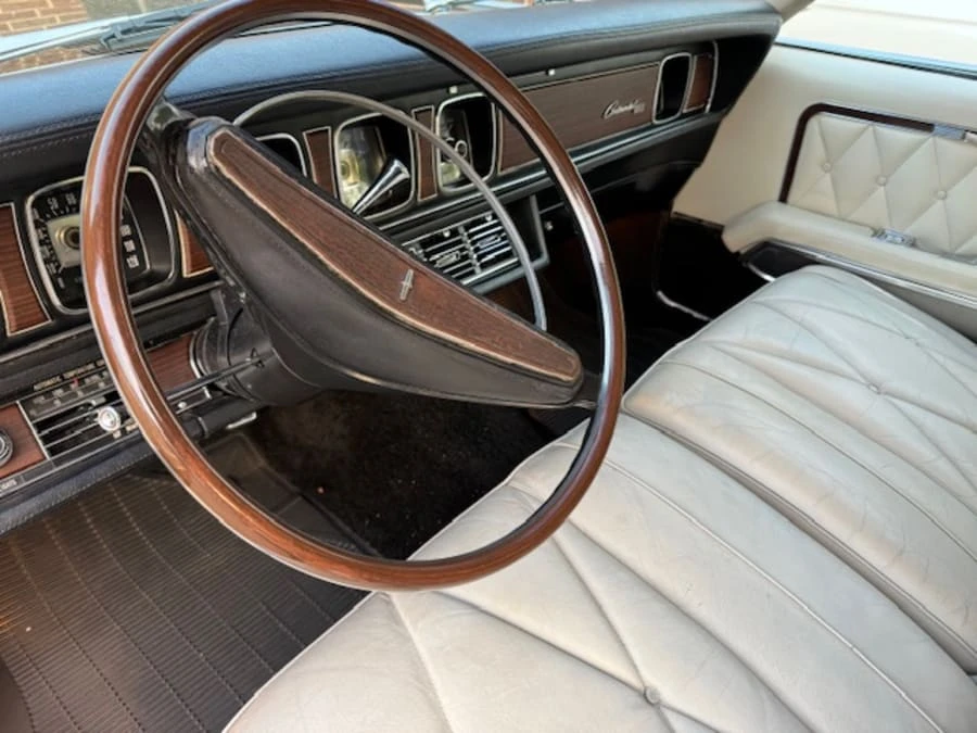 1969 Lincoln Continental Mark III - Image 15 of 30