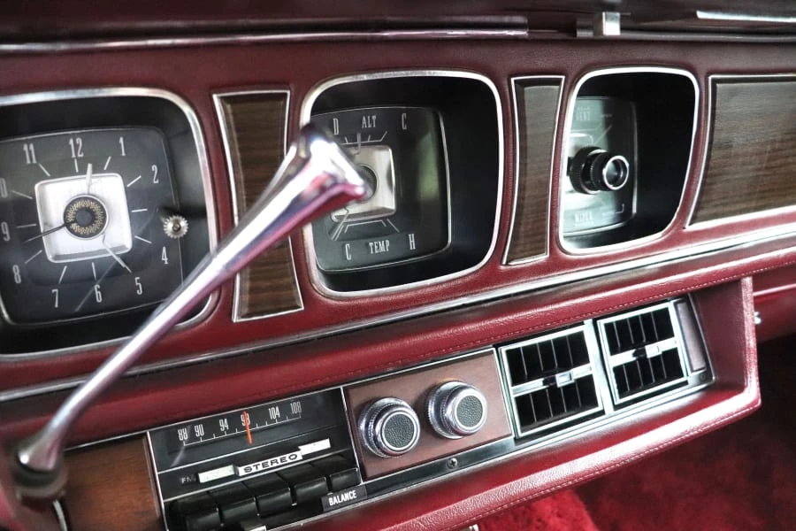 1969 Lincoln Continental Mark III - Image 10 of 12