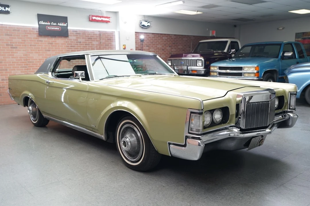 1969 Lincoln Continental Mark III - Image 9 of 31