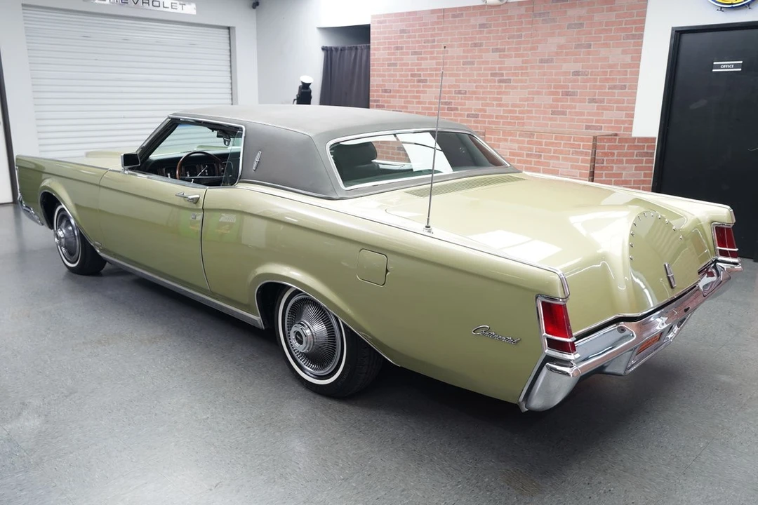1969 Lincoln Continental Mark III - Image 4 of 31