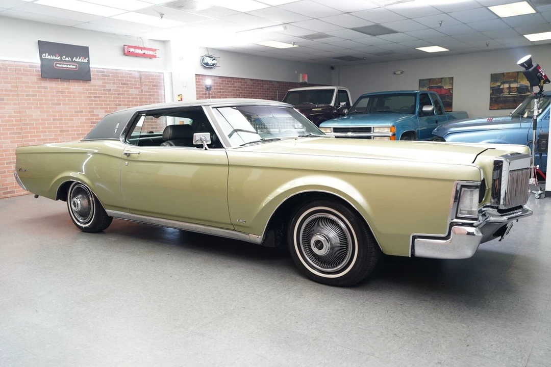 1969 Lincoln Continental Mark III - Image 8 of 31