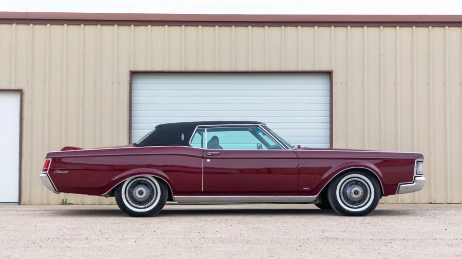 1969 Lincoln Continental Mark III - Image 8 of 12
