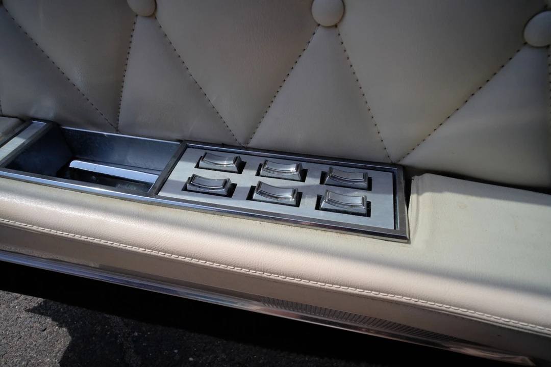 1969 Lincoln Continental Mark III - Image 17 of 22