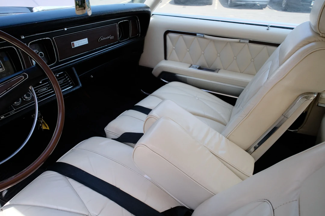 1969 Lincoln Continental Mark III - Image 20 of 22
