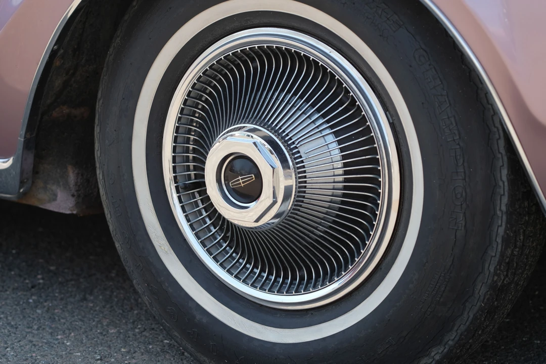 1969 Lincoln Continental Mark III - Image 2 of 22