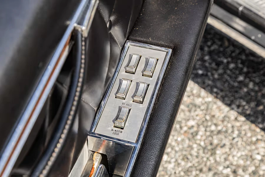 1969 Lincoln Continental Mark III - Image 30 of 31