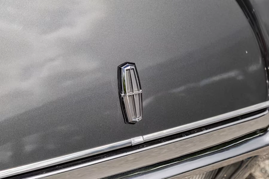 1969 Lincoln Continental Mark III - Image 15 of 31