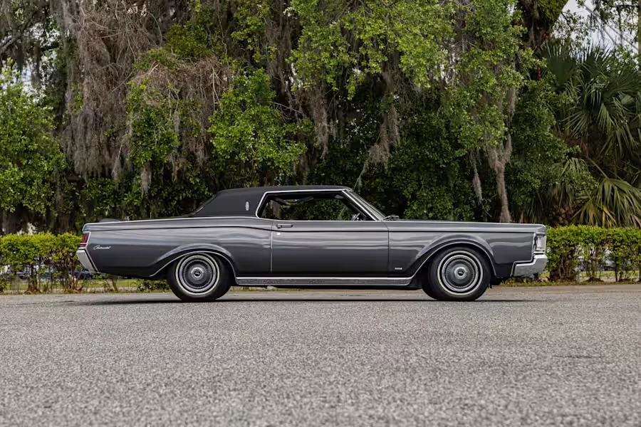 1969 Lincoln Continental Mark III - Image 2 of 31