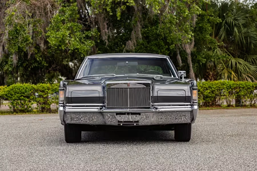 1969 Lincoln Continental Mark III - Image 4 of 31