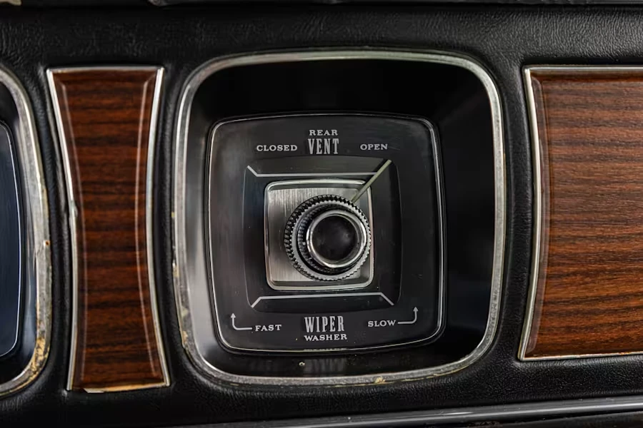 1969 Lincoln Continental Mark III - Image 24 of 31