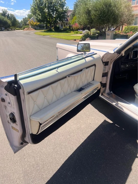 1969 Lincoln Continental Mark III - Image 16 of 20