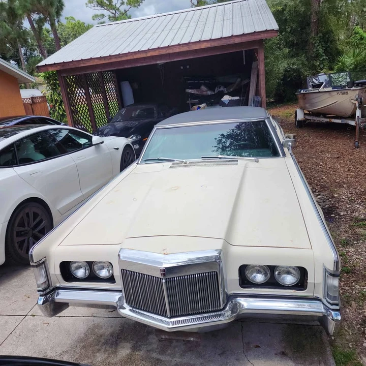 1969 Lincoln Continental Mark III - Image 5 of 12