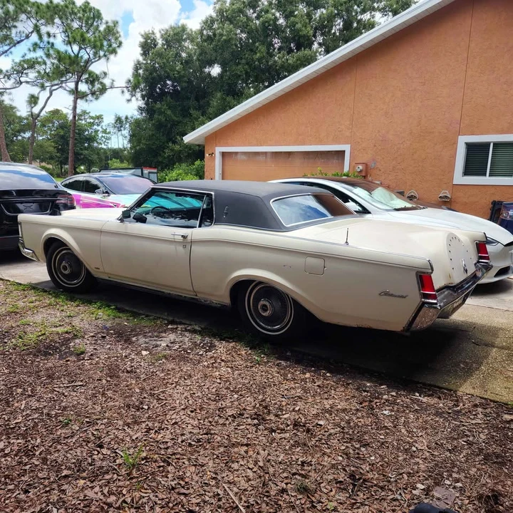 1969 Lincoln Continental Mark III - Image 4 of 12