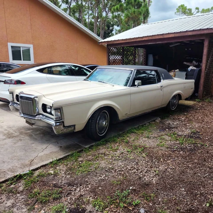 1969 Lincoln Continental Mark III - Image 6 of 12