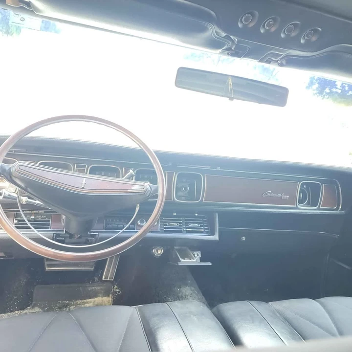 1969 Lincoln Continental Mark III - Image 9 of 12