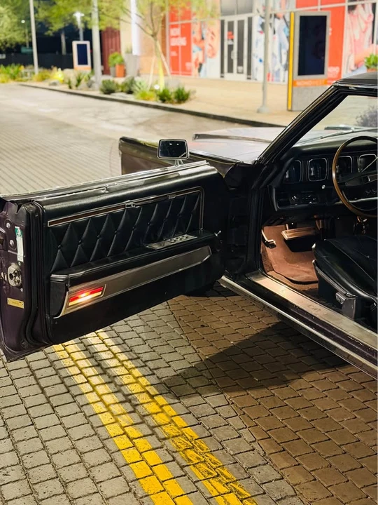 1969 Lincoln Continental Mark III - Image 8 of 17