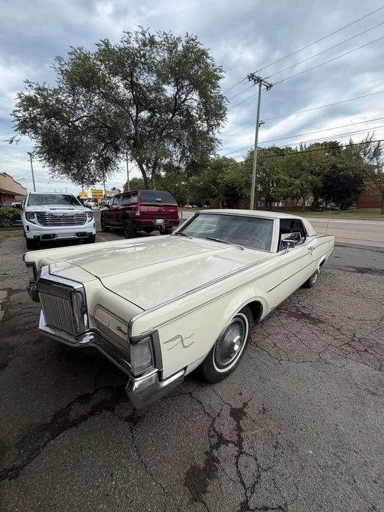 1969 Lincoln Continental Mark III - Image 3 of 12