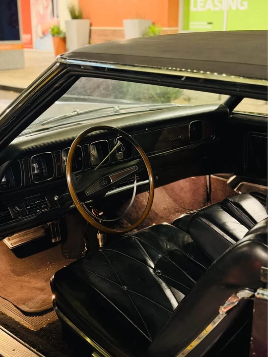 1969 Lincoln Continental Mark III - Image 10 of 17