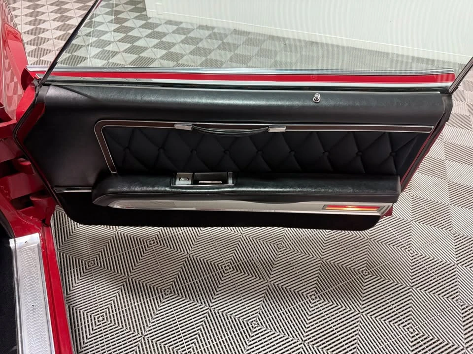 1969 Lincoln Continental Mark III - Image 13 of 20