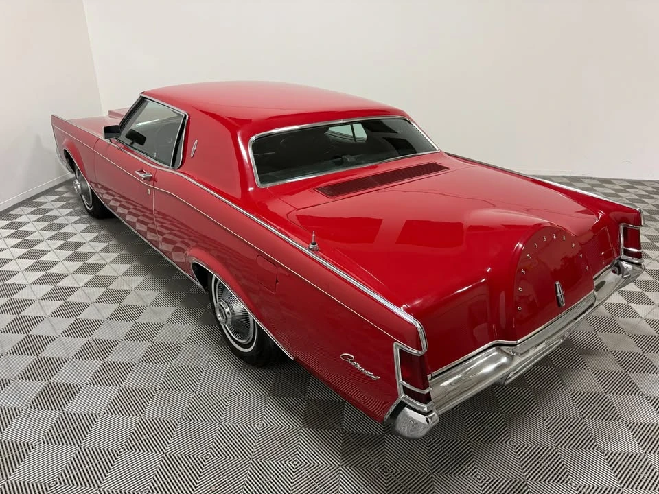 1969 Lincoln Continental Mark III - Image 9 of 20