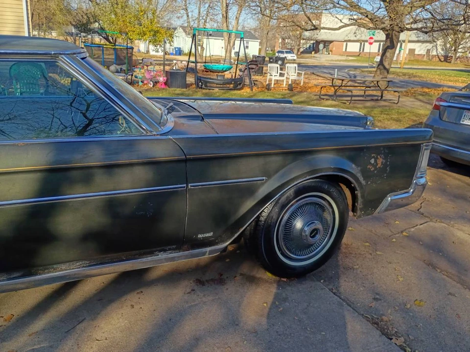 1969 Lincoln Continental 4th Gen - Image 5 of 13