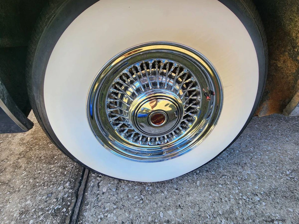 1969 Lincoln Continental Mark III - Image 8 of 24