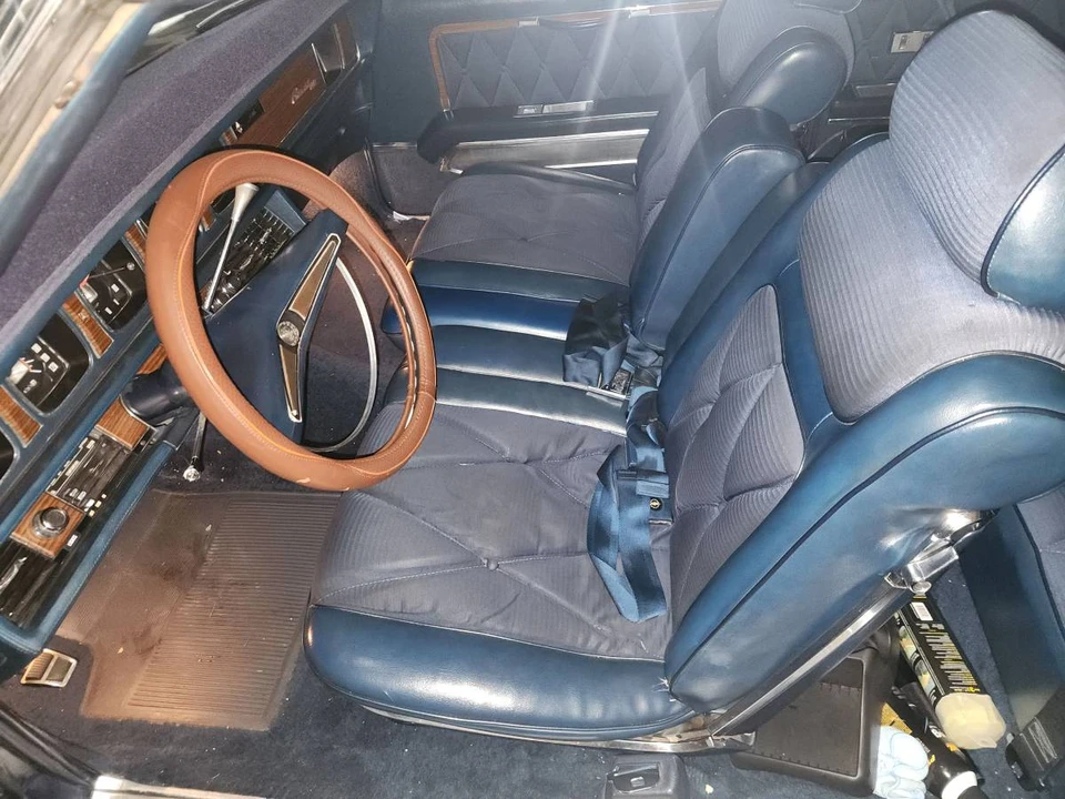 1969 Lincoln Continental Mark III - Image 23 of 24