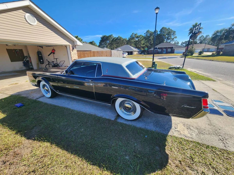 1969 Lincoln Continental Mark III - Image 2 of 24