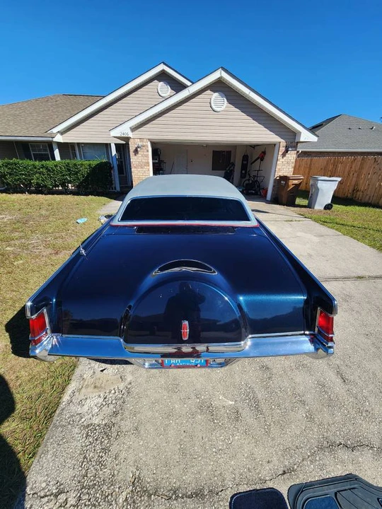 1969 Lincoln Continental Mark III - Image 6 of 24