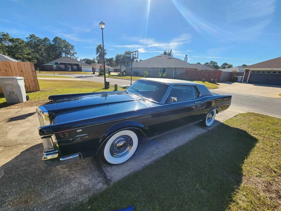1969 Lincoln Continental Mark III - Image 3 of 10