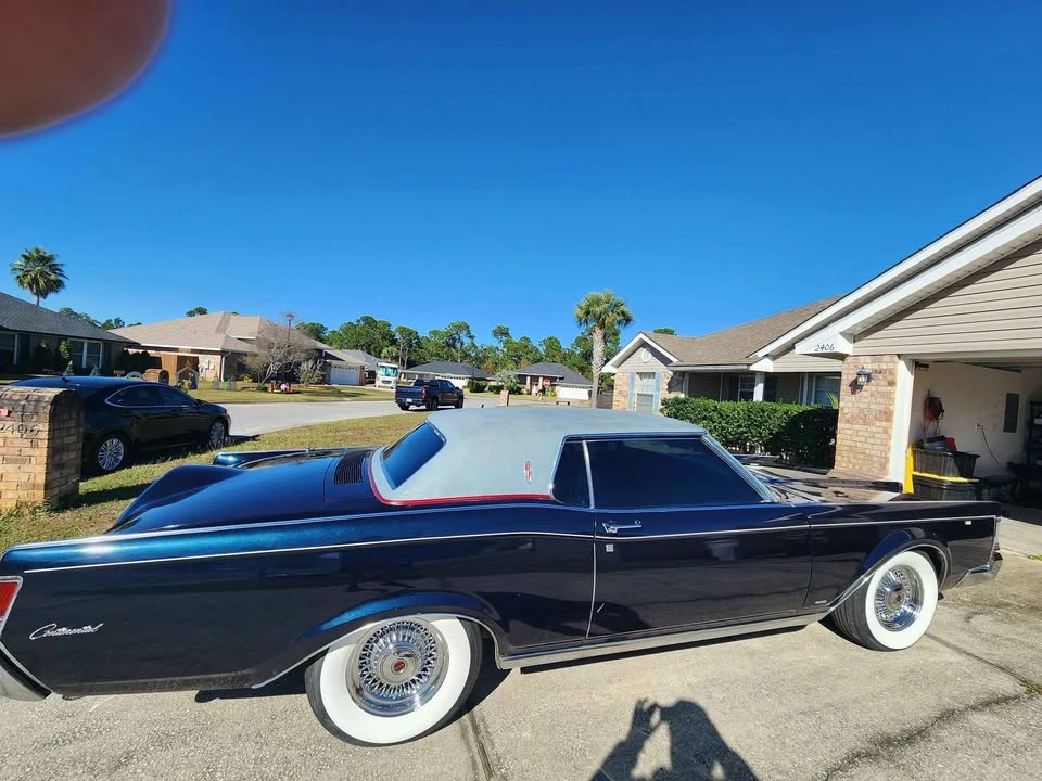 1969 Lincoln Continental Mark III - Image 2 of 10