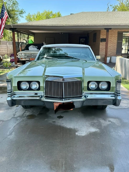 1969 Lincoln Continental Mark III - Image 4 of 9