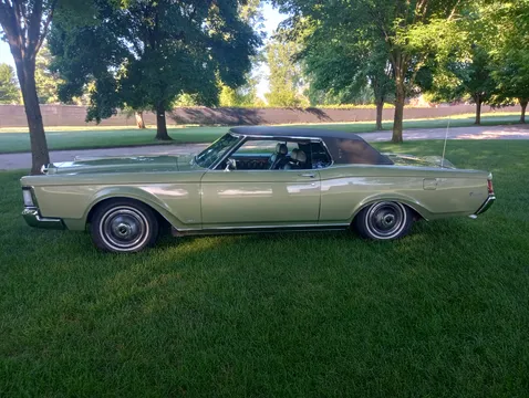 1969 Lincoln Continental Mk III Base
