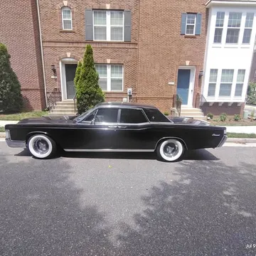1969 Lincoln Continental Sedan 4D
