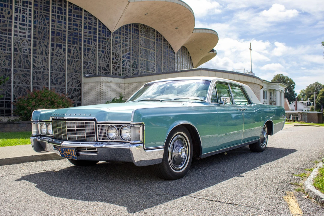 1969 Lincoln Continental 4th Gen - Image 2 of 31