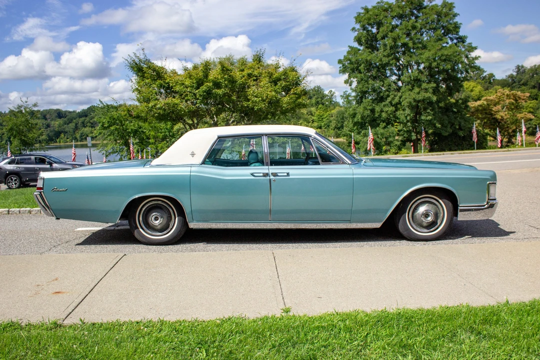 1969 Lincoln Continental 4th Gen - Image 8 of 31