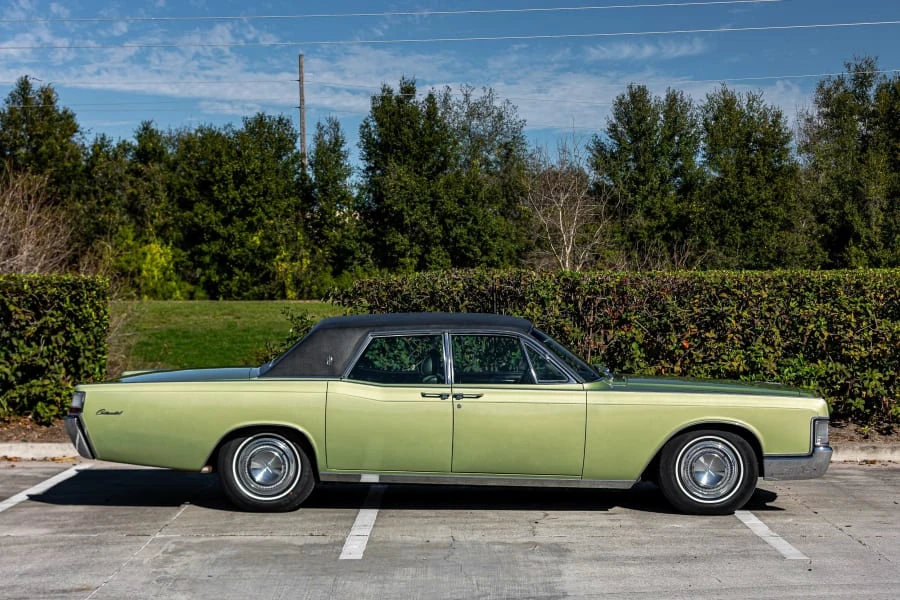 1969 Lincoln Continental 4th Gen - Image 21 of 22