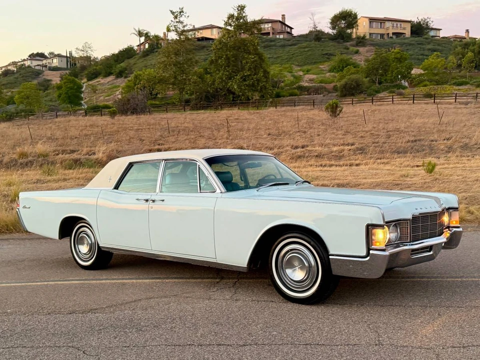 1969 Lincoln Continental 4th Gen - Image 10 of 24