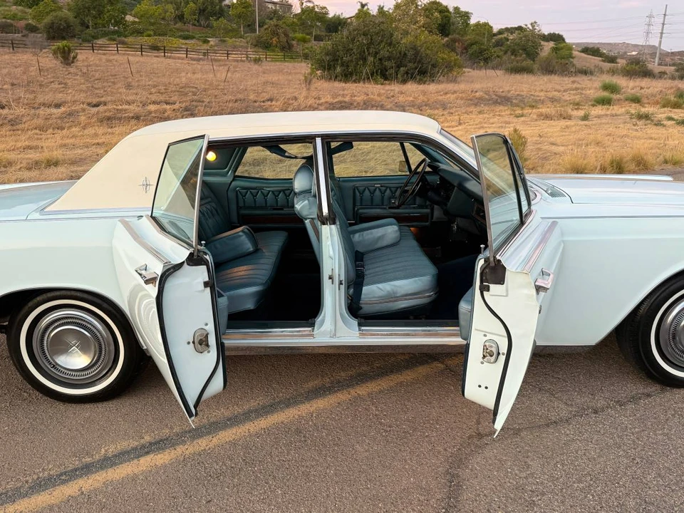 1969 Lincoln Continental 4th Gen - Image 15 of 24