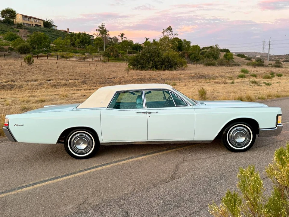 1969 Lincoln Continental 4th Gen - Image 9 of 24