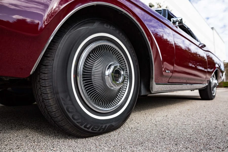 1969 Lincoln Continental Mark III - Image 12 of 13