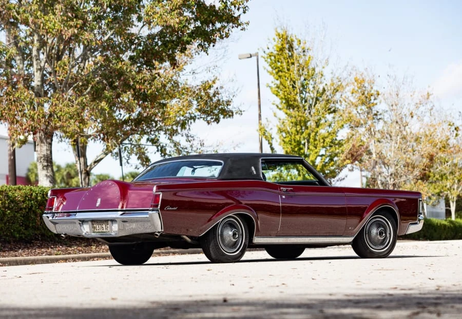 1969 Lincoln Continental Mark III - Image 2 of 13