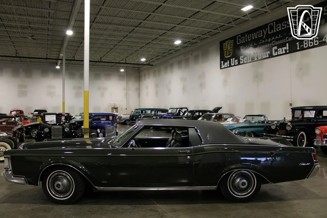 1969 Lincoln Continental Mark III - Image 11 of 12