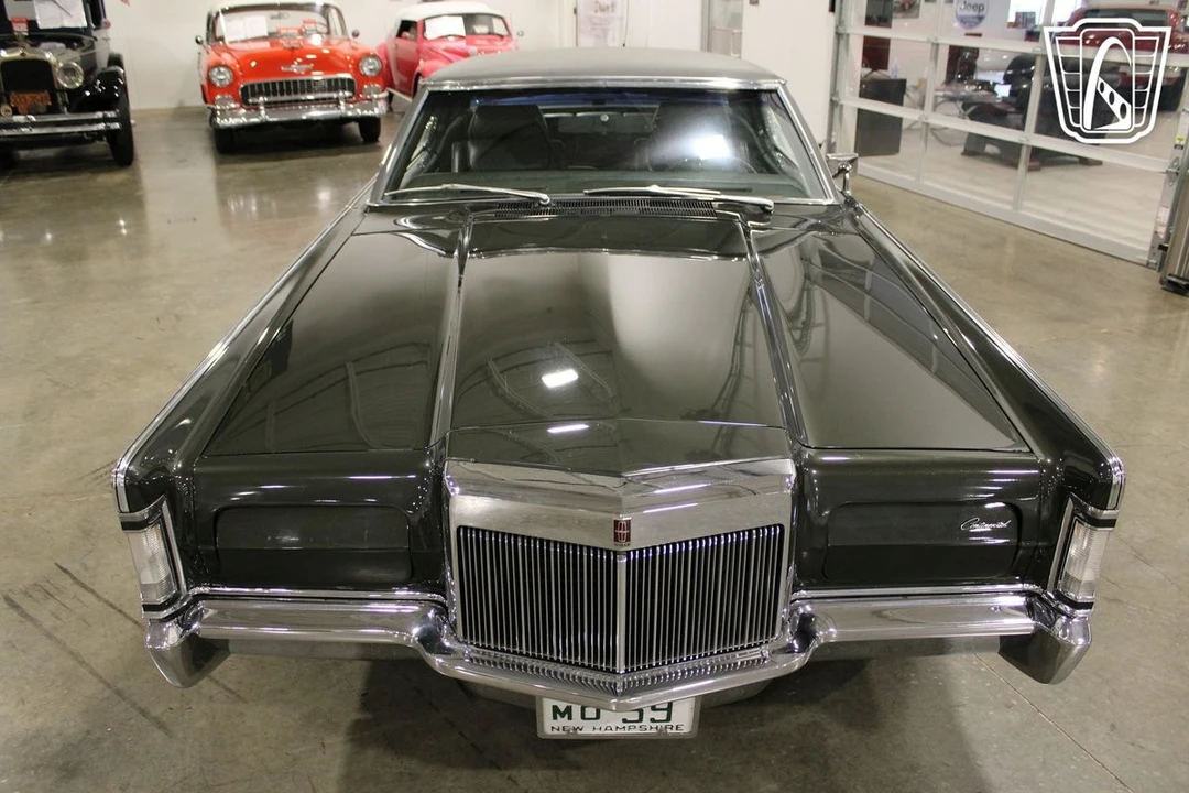 1969 Lincoln Continental Mark III - Image 5 of 12