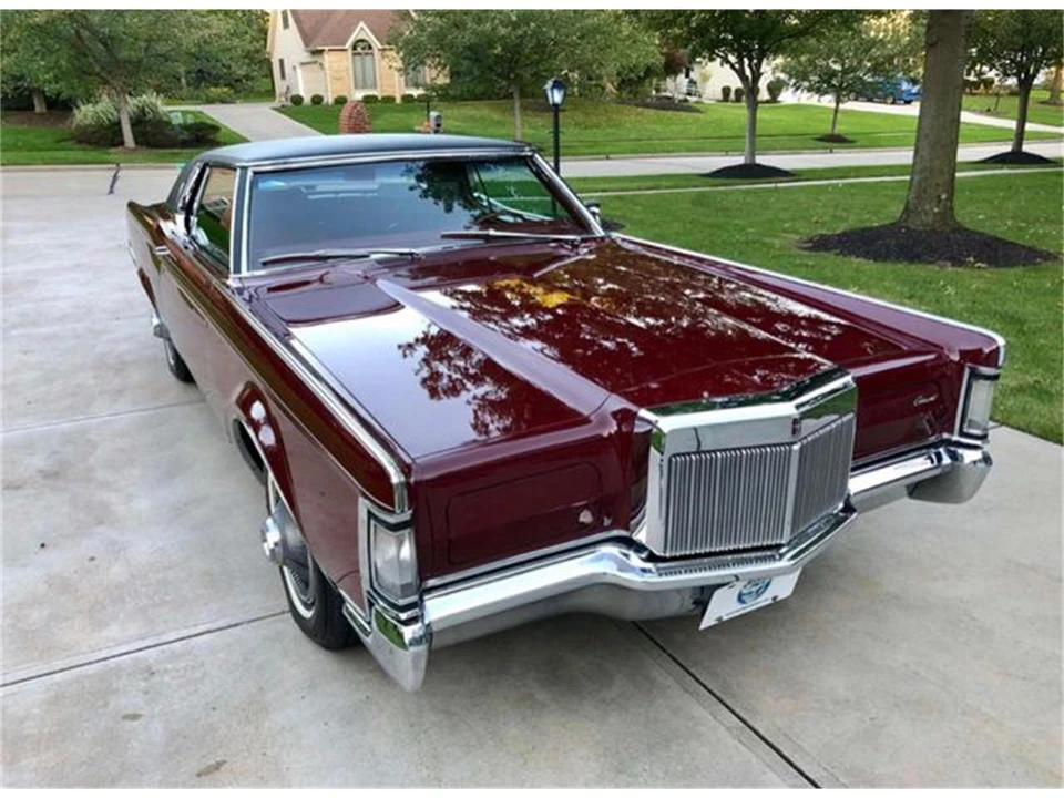 1969 Lincoln Continental Mark III - Image 9 of 10